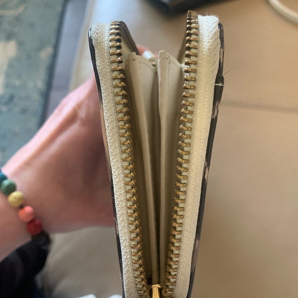 Kate Spade Wallet - Picture 7 of 9